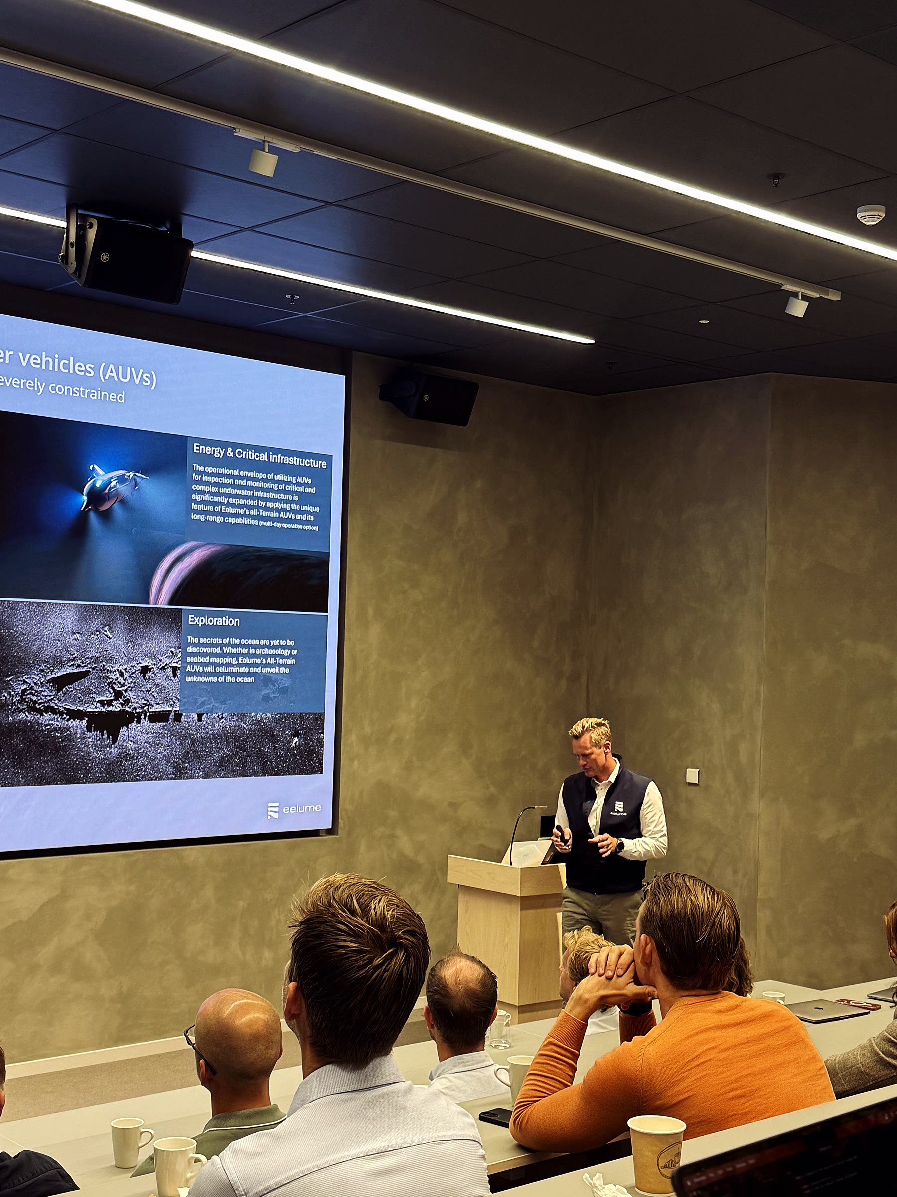 Thomas Nygård, CEO of Eelume, presenting the company’s autonomous underwater vehicle roadmap.